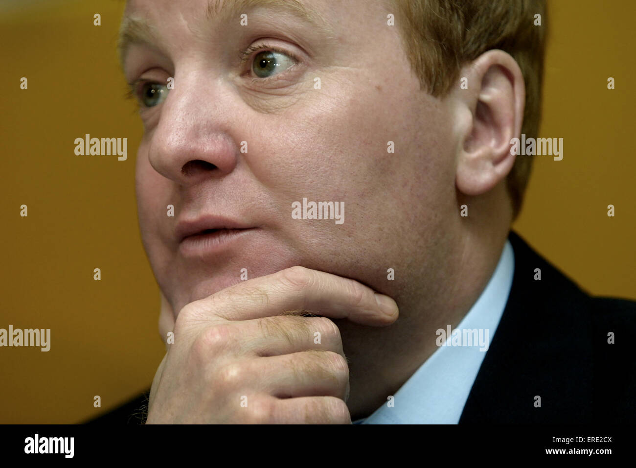 Il leader del Partito europeo dei liberali democratici, Charles Kennedy MP, parlando a un briefing con la stampa organizzato a Edimburgo. Kennedy è stato eletto alla Camera dei Comuni nel 1983 e servita fino a perdere la sua sede nel 2015 elezioni generali britanniche, che serve come leader del suo partito da 1999-2006. Kennedy è morto nella sua casa in Scozia il 1 giugno, 2015. Foto Stock