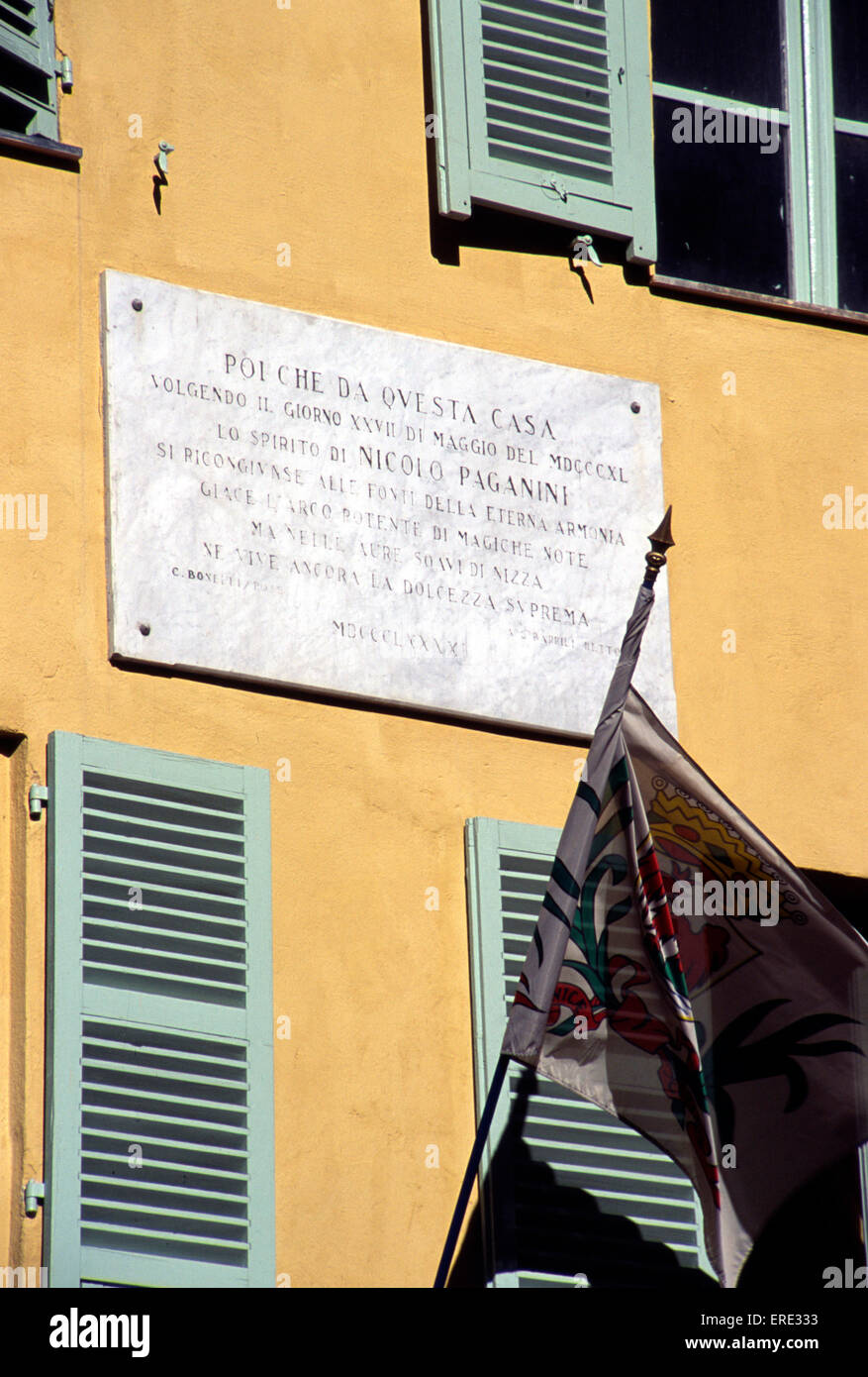 Questa piastra commemora la morte, il 27/05/1840, Italiano del violinista e compositore Niccolò Paganini. L'iscrizione Foto Stock