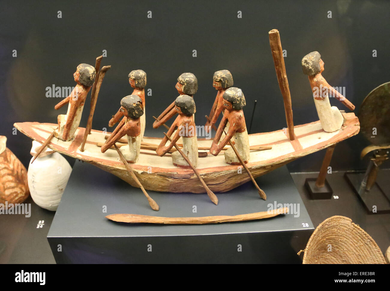 Modello di una barca. Legno dipinto. Medio Egitto. Primo int. Period-Middle Regno (2134-1640 a.C.). Musei Vaticani. Foto Stock