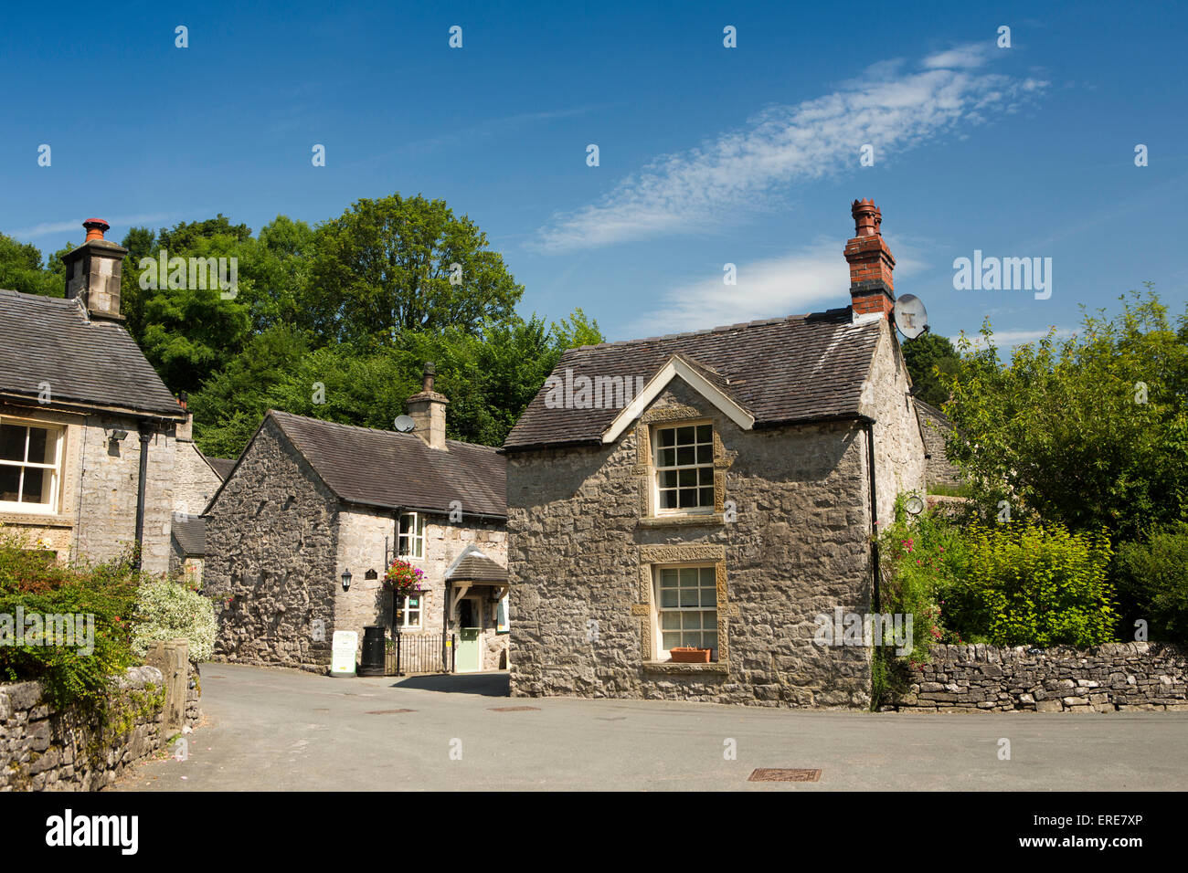 Regno Unito, Inghilterra, Staffordshire, Dovedale, Milldale village Foto Stock