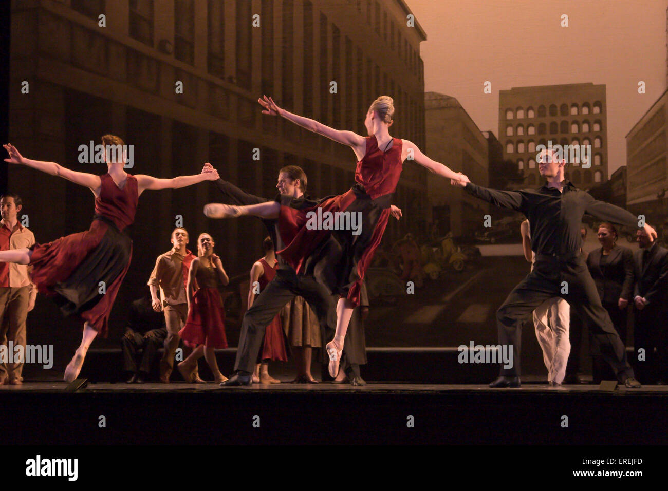 Shakespeare Romeo e Giulietta da Scottish Ballet, creato da Dutch National Ballet coreografo residente Krzysztof Pastor. Impostare in Italia e set di Prokofiev di punteggio, eseguita dal vivo dalla Scottish Ballet Orchestra. Theatre Royal Glasgow, Scotland, Regno Unito, 16 aprile 2010. Foto Stock