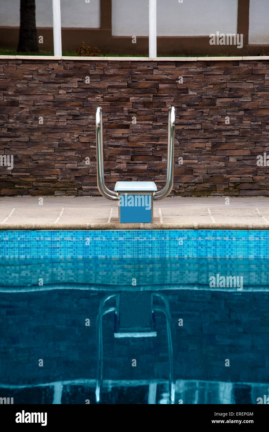 Tavola da immersione direttamente di fronte, piscina senza persone Foto Stock