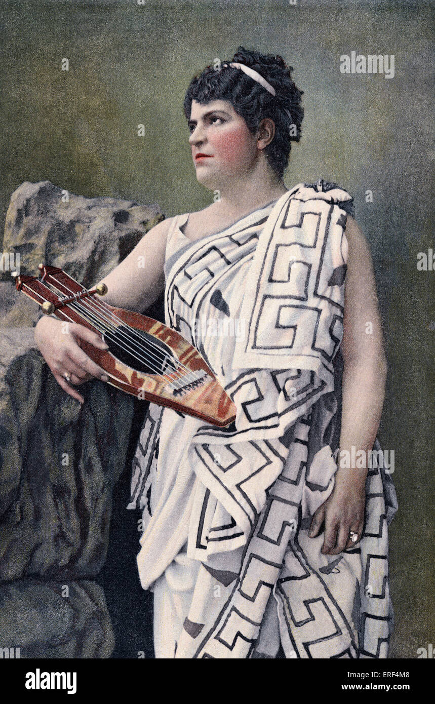 Gluck , Christoph Willibald opera Orfeo con Sofia SCALCHI (italiano del mezzosoprano, 1850-1922) come Orfeo tenendo la cetra. Foto Stock