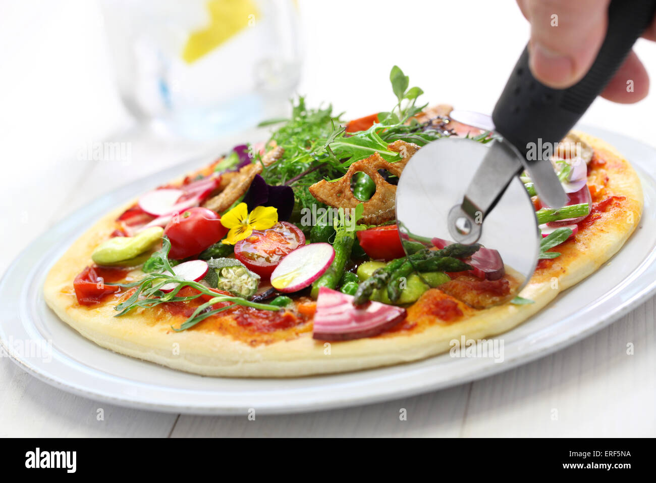 Sana pizza vegetale, cibo vegetariano Foto Stock