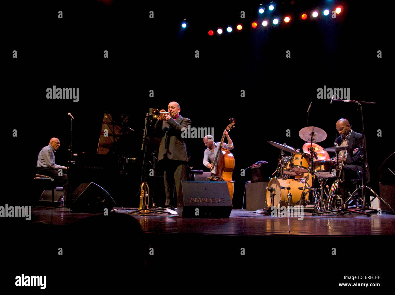 La Stéphane Belmondo quartetto di eseguire in Alès, in Francia nel gennaio 2012. Line-up: Stéphane Belmondo (flicorno, tromba), Foto Stock