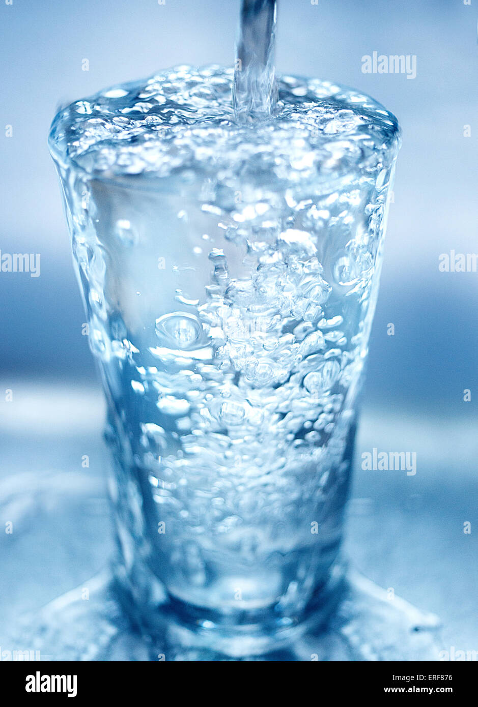 bicchiere d'acqua Foto Stock