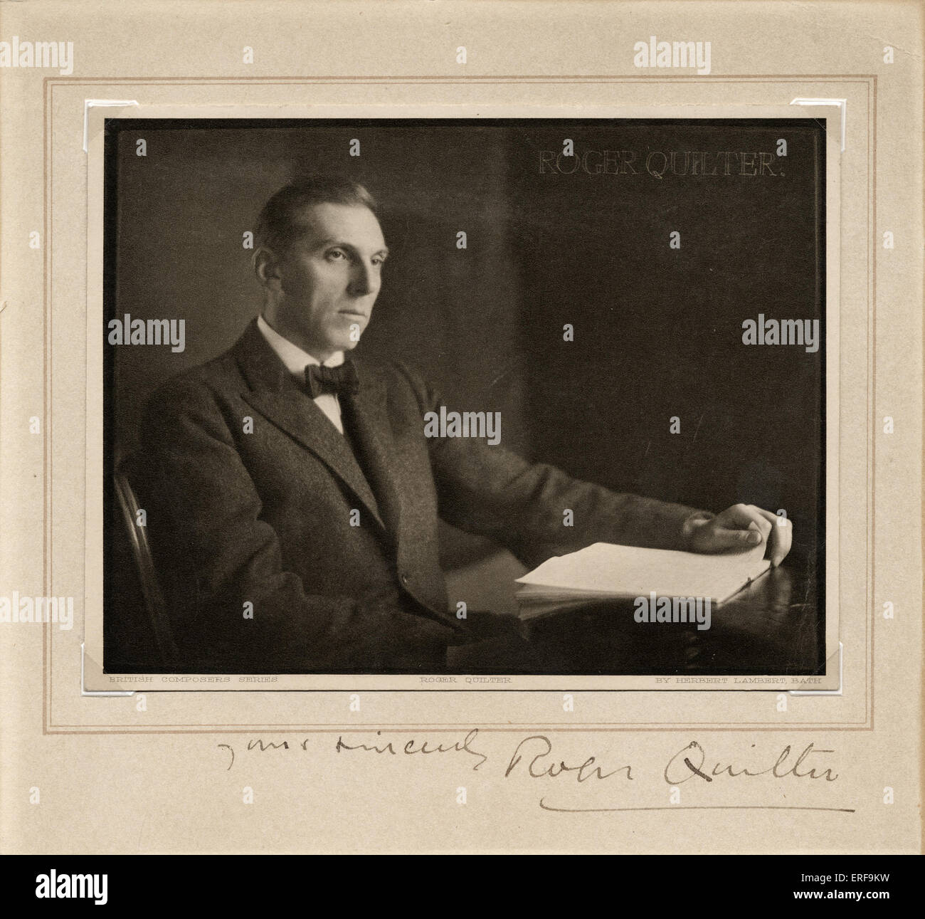 QUILTER, Roger - foto autografata del compositore inglese, 1877-1953 Foto Herbert Lambert. Foto Stock