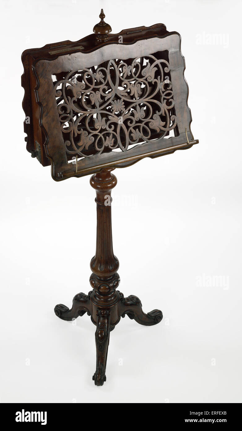 Doppia Biedermeier music stand, noce con pannelli attrezzati. Foto Stock