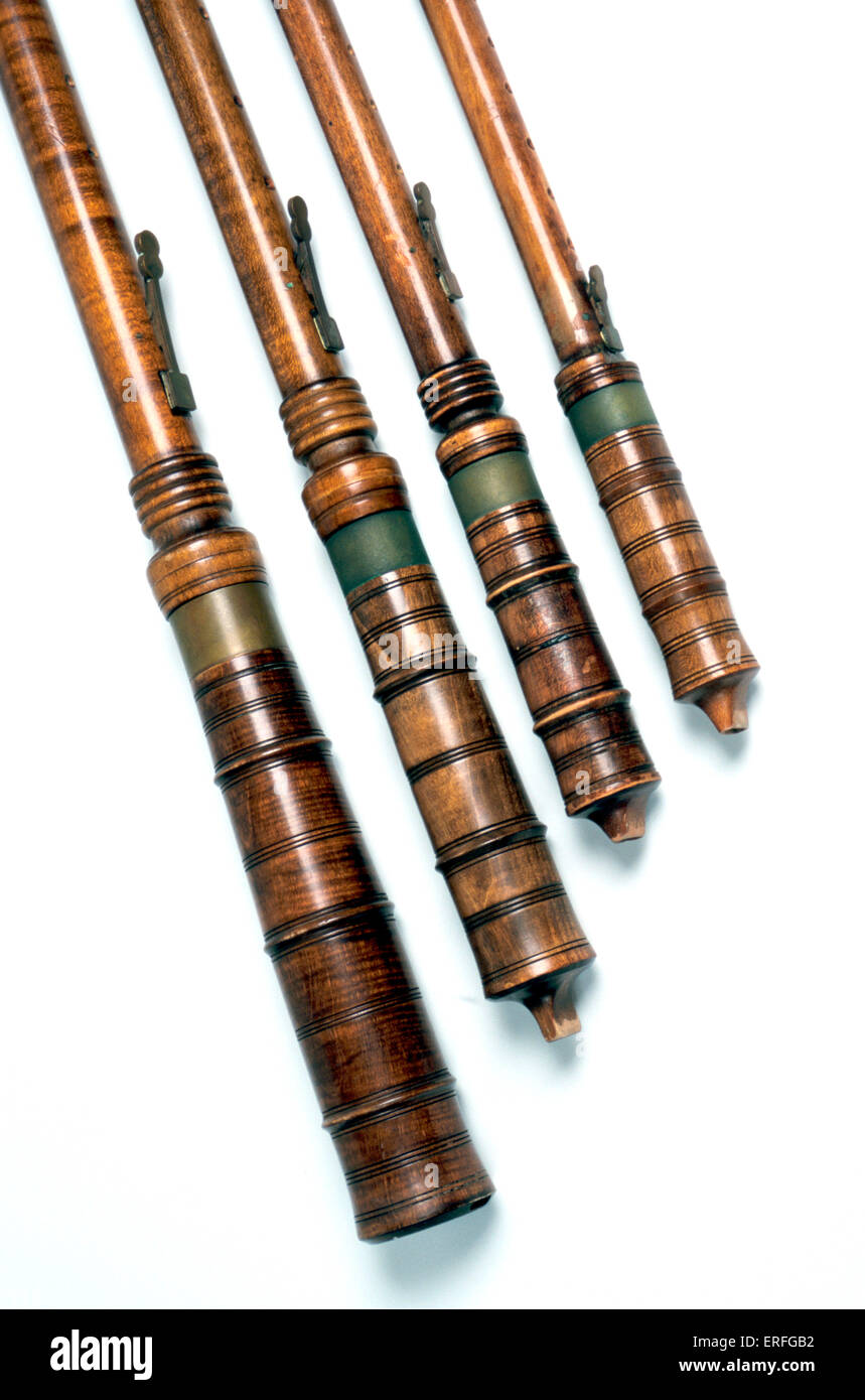 Crumhorns, soprano alto tenore e bass - close up di bocchini - strumento dal periodo rinascimentale boccaglio Foto Stock