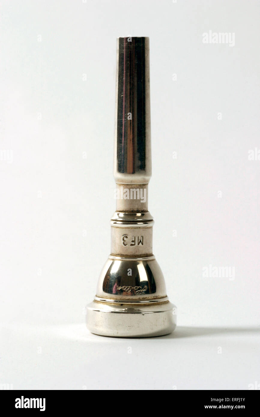 Tromba boccaglio sfondo bianco. Boccagli Foto Stock