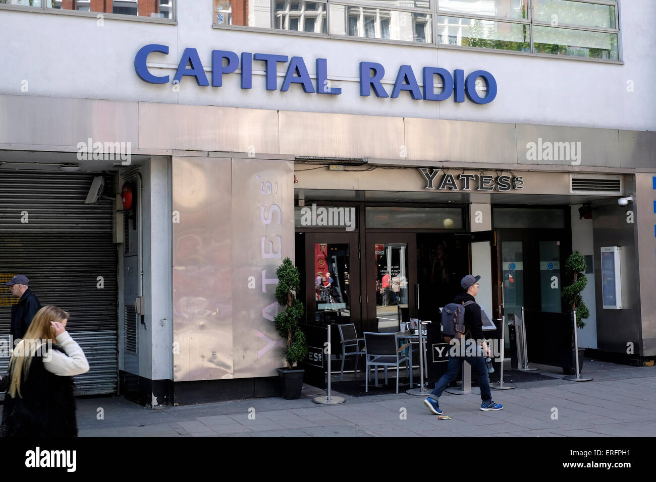 Una vista generale del Capital radio in Leicester Square Foto Stock