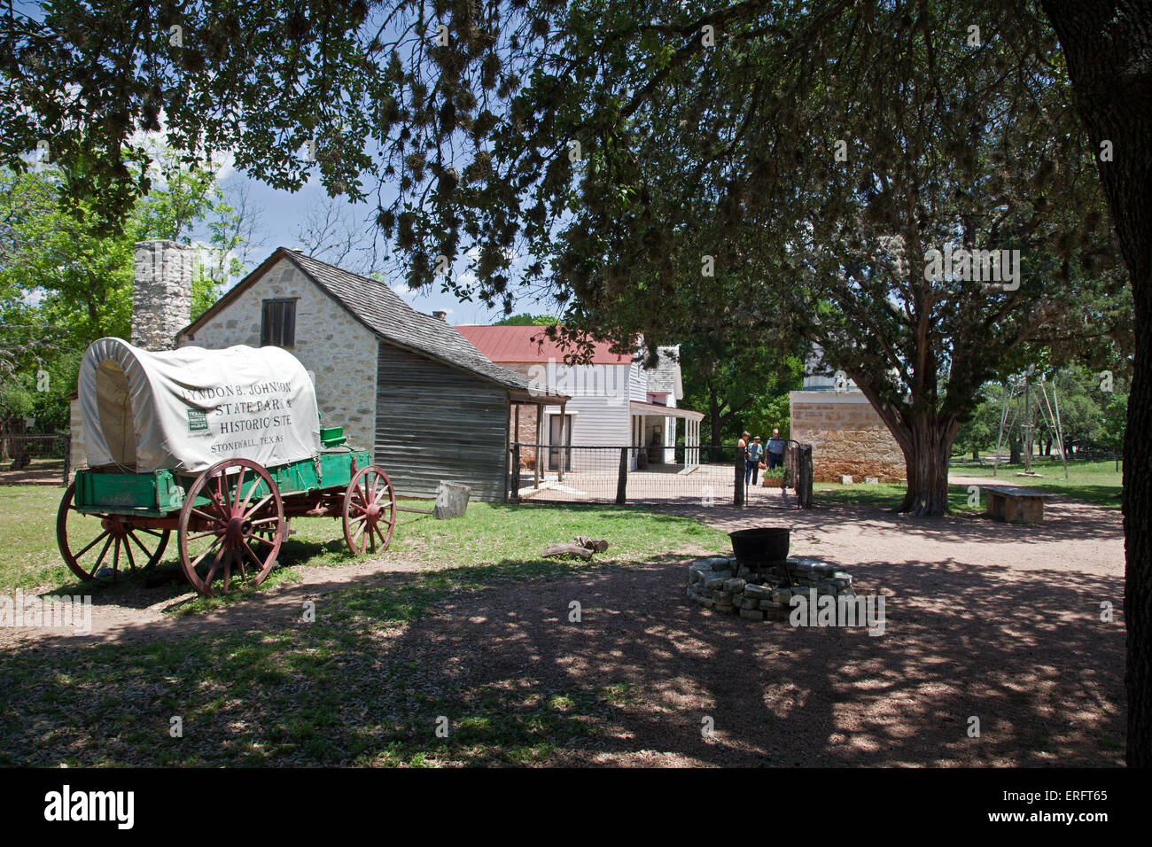Due case originale forma il cuore della Sauer-Beckman Storia viva Farm, LBJ parco statale, Stonewall, Texas. Foto Stock