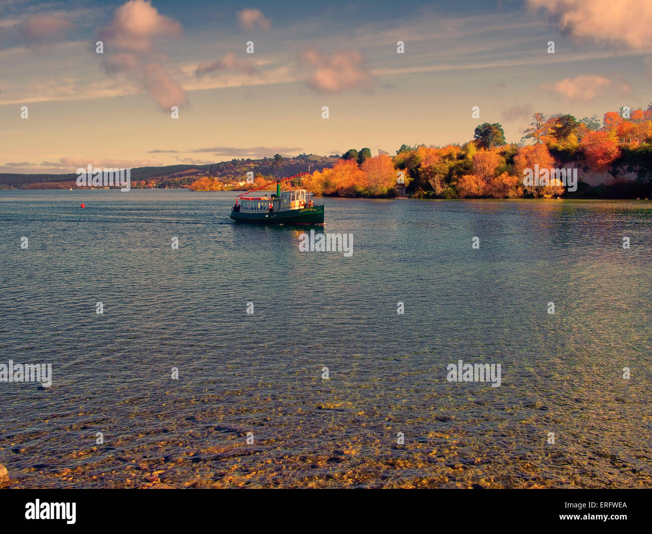 La barca turistica sul Lago Taupo, Nuova Zelanda Foto Stock