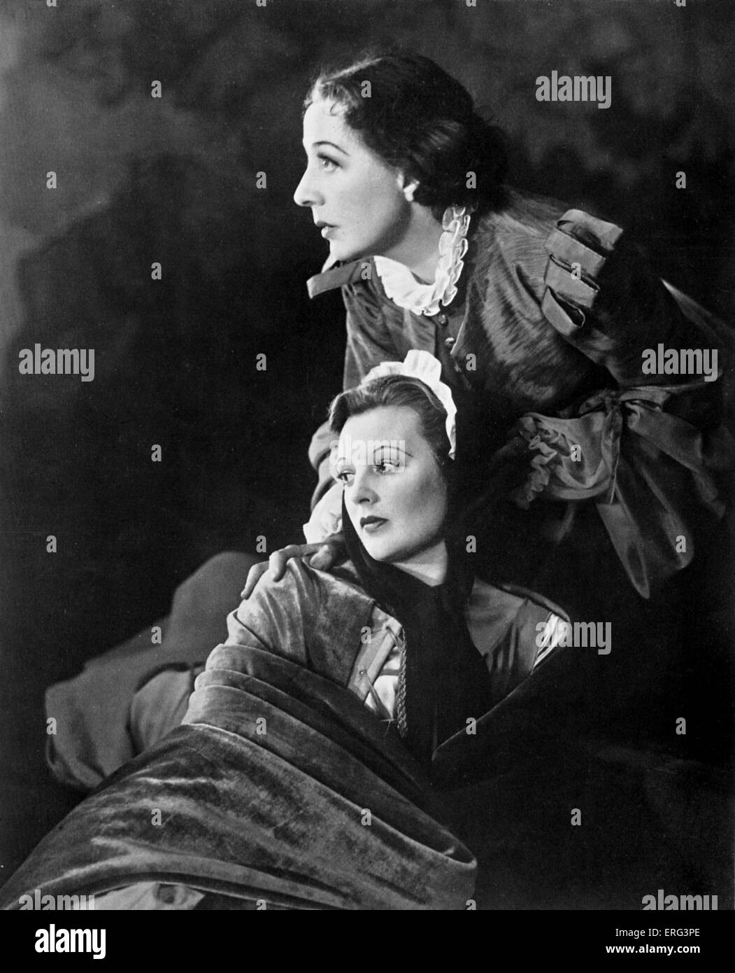 Edith Evans come Rosalind e Eileen Peel come Celia in Esme Chiesa la produzione di Shakespeare's "Come vi piace" presso la Old Vic, Foto Stock