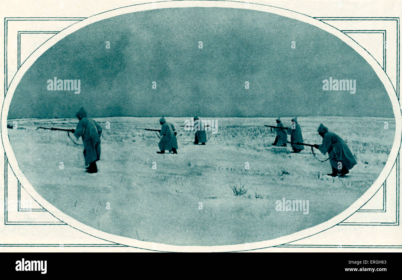 Guerra Mondiale 1: Seconda tedesco campagna invernale sul fronte orientale. I soldati in missione di ricognizione verso terra russa. Foto Stock