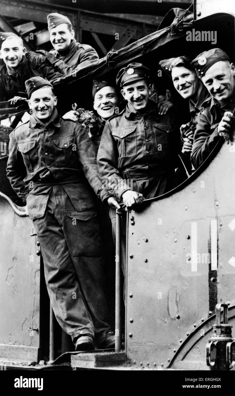 Guerra Mondiale 2: militare ausiliario Pioneer Corps in Francia. Didascalia: "lo stesso felice, determinata dello spirito che è stata visualizzata in Foto Stock