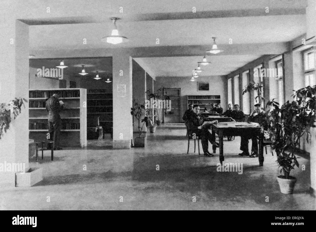 Biblioteca e sala lettura presso Alexander Club di Roma durante la Prima Guerra Mondiale 2. Stabilimento di ricreazione per i militari britannici gestito da Foto Stock