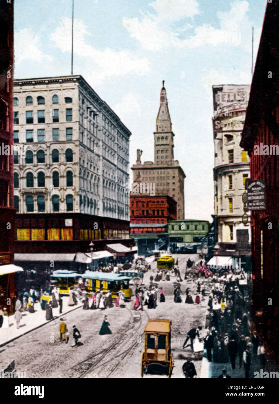 Chicago, Illinois, Stati Uniti d'America - Madison Street East, inizi del ventesimo secolo. Tram e tram. Fotografia oscurata. Foto Stock