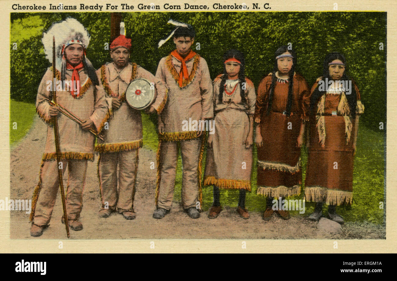Cherokee americani vestito per la Danza di mais in Cherokee, North Carolina. Dopo una fotografia da W.M. Cline, inizio xx Foto Stock
