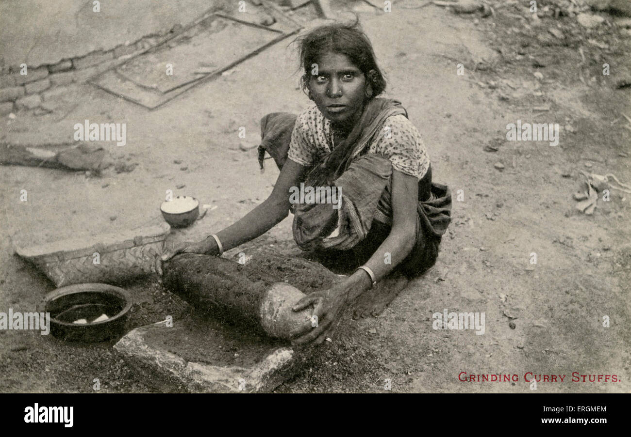 Donna indiana curry di macinazione degli animali. Fotografia dall inizio del XX secolo. Foto Stock