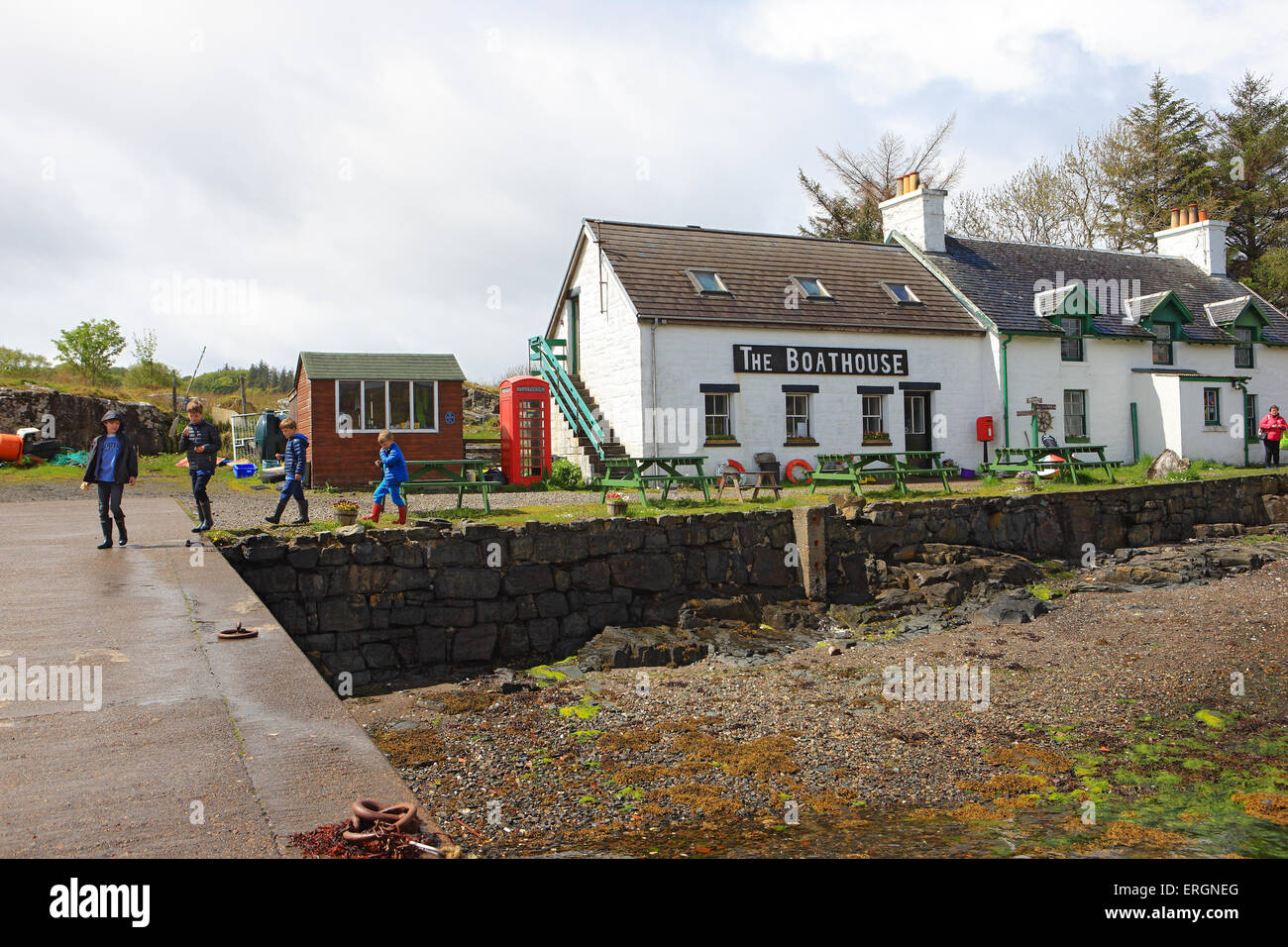 Il Boathouse Restaurant e il punto di sbarco sulla isola di Ulva off the Isle of Mull nelle Ebridi Interne di Scozia Foto Stock
