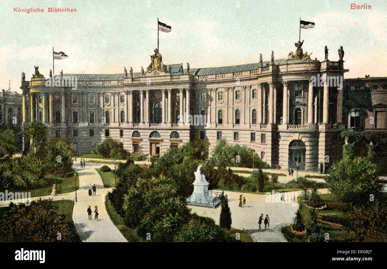 Berlino - Königliche Bibliothek Vista della Biblioteca Reale, con le bandiere e dei passanti. Germania. Pre - durante la seconda guerra mondiale. Foto Stock