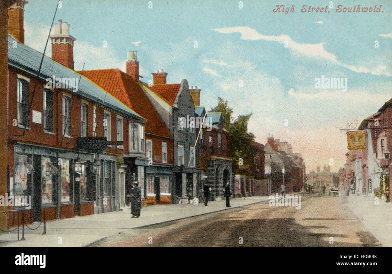 Southwold, Suffolk, Inghilterra. Cartolina di scena pittoresca English high street. Il pittoresco. Britten connection Foto Stock