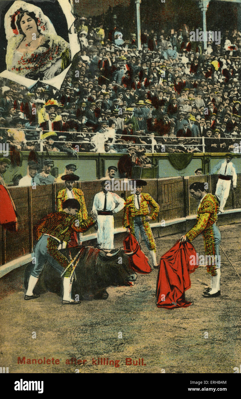 Manolete dopo l uccisione di un toro. Manuel Sanchez (1917-1947), meglio conosciuto come Manolete, era un torero che è venuto alla ribalta negli anni dopo la Guerra Civile spagnola (19369-1938) Foto Stock