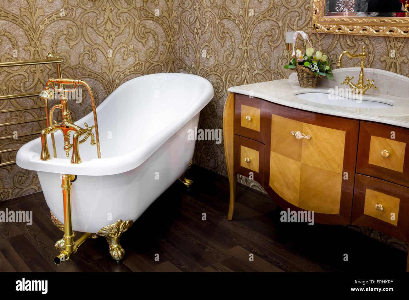 Bagno interno in stile contemporaneo moderno home Foto Stock