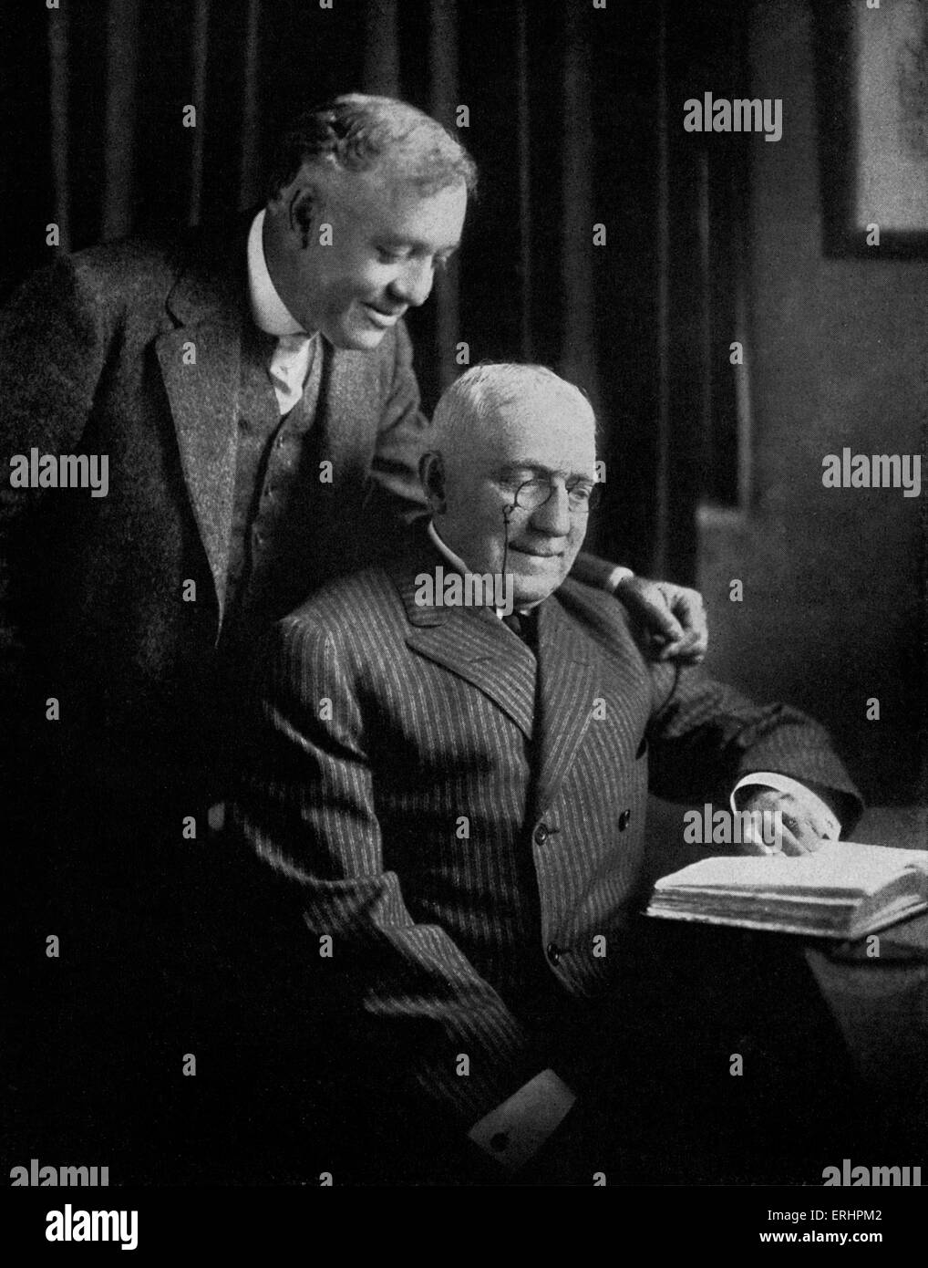 Otis Skinner e James Whitcomb Riley- in Indianapolis, Stati Uniti d'America. OS: attore americano, 28 Giugno 1858 - 4 gennaio 1942. JWR: American Foto Stock
