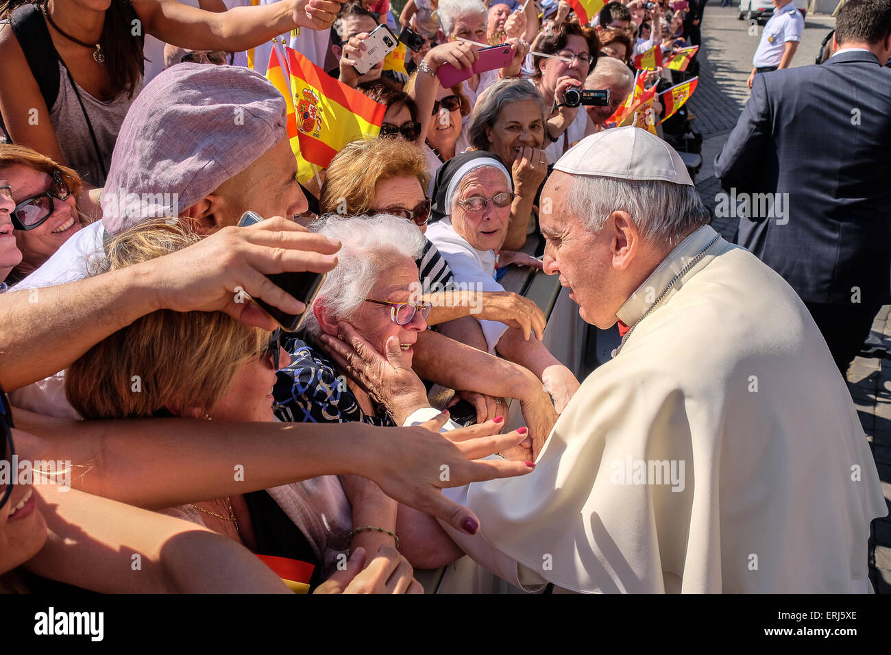 Città del Vaticano. 03 Giugno, 2015. Papa Francesco, Udienza generale in piazza San Pietro Credito: Davvero Facile Star/Alamy Live News Foto Stock