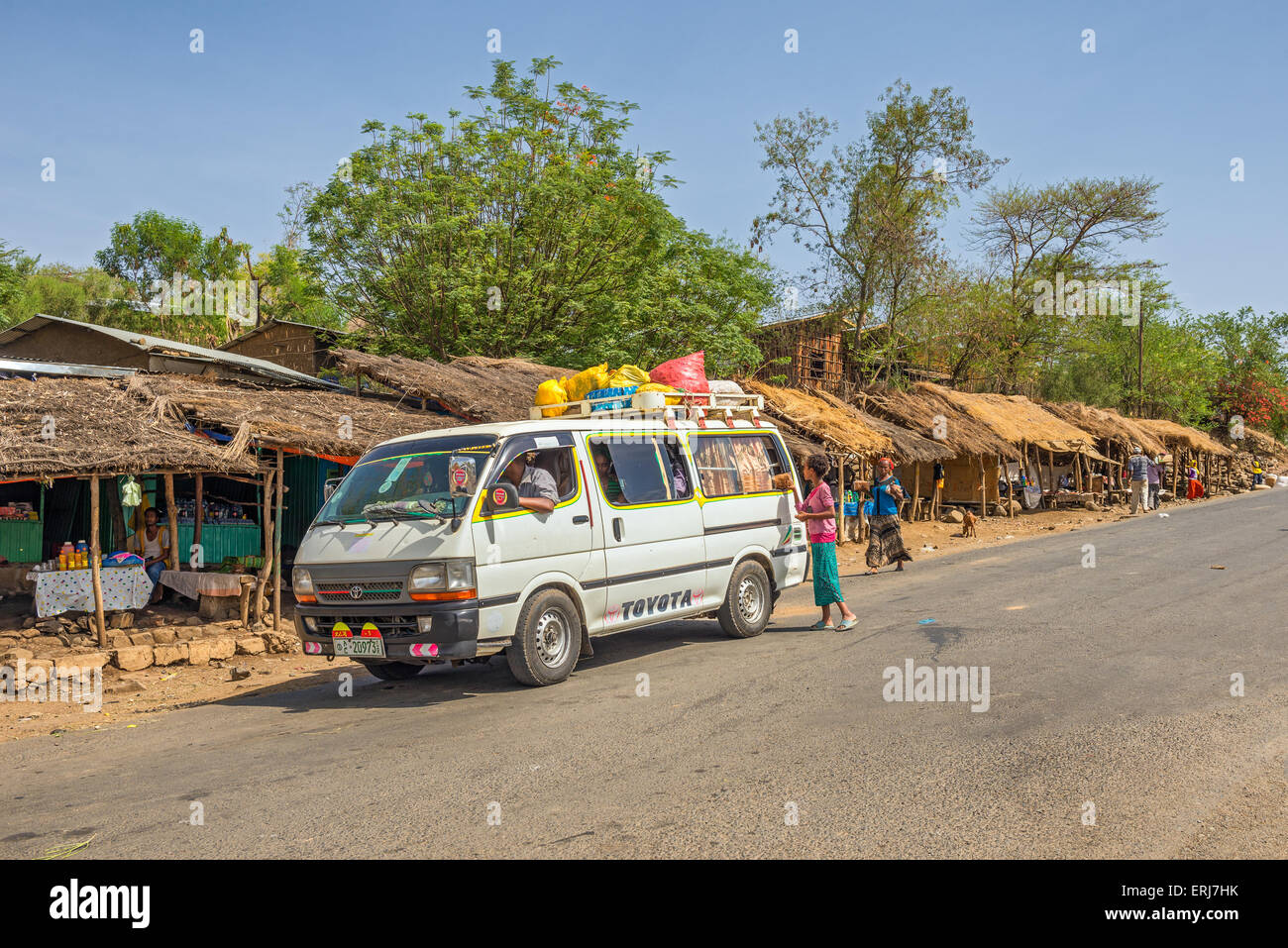 La vita in corso nelle strade di Welkite, vicino ad Addis Abeba, Etiopia. Foto Stock