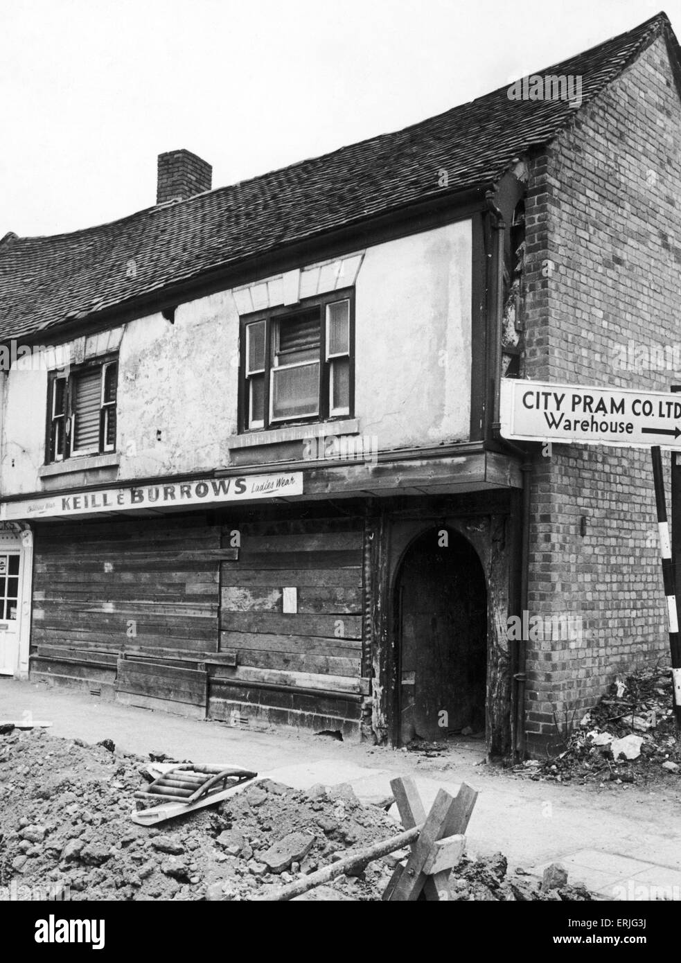 169 Spon Street, Coventry. Il primo della vecchia proprietà di essere ripristinato nella Spon Street, townscape regime. Il programma riunirà in Spon Street il meglio del Ciury;'s storico negozio e cottage propertied. Il 28 marzo 1969 Foto Stock