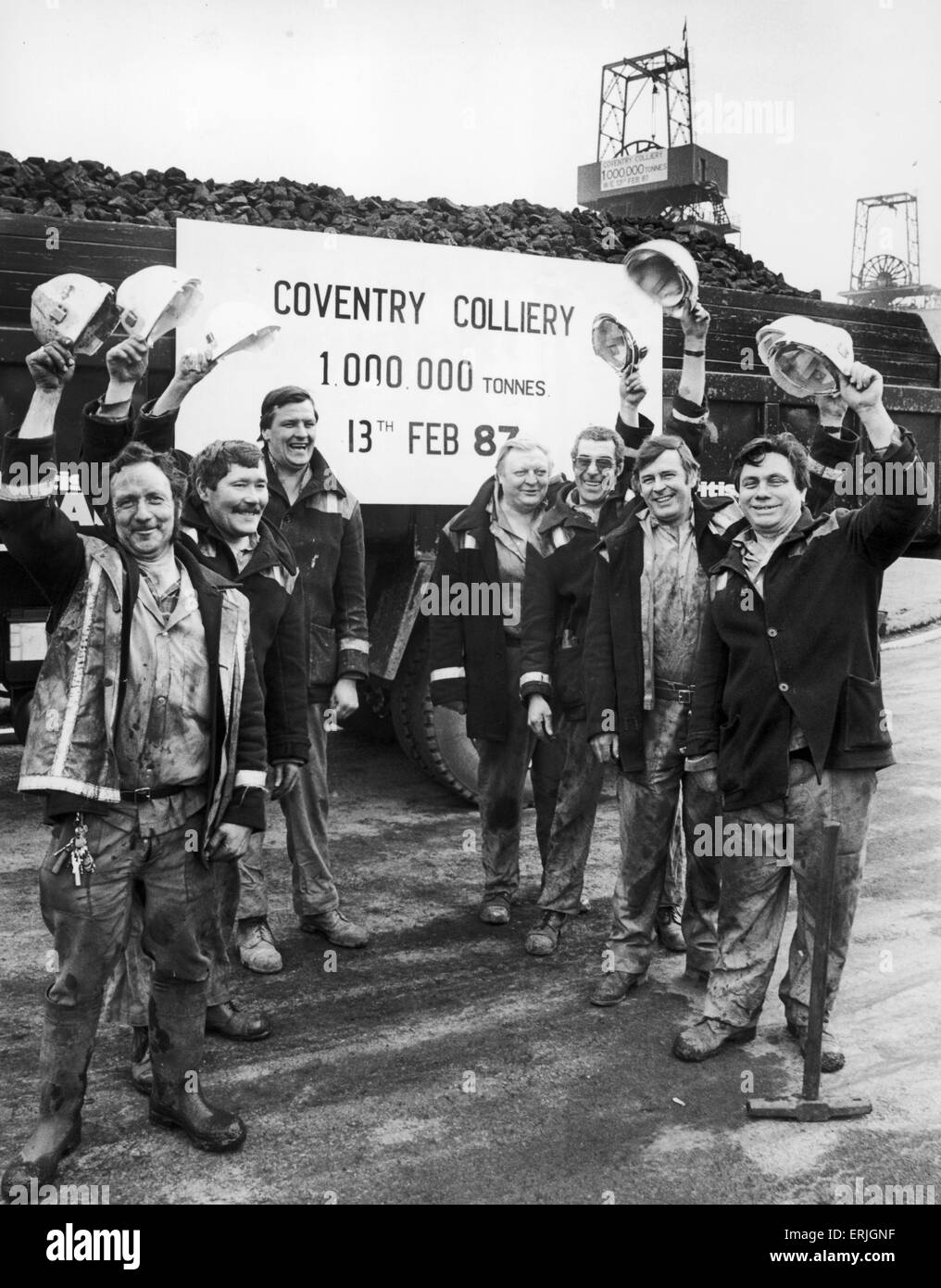 I minatori celebrare come il milionesimo tonnellata di carbone lascia Colliery di Coventry. Xiii Febbraio 1987 Foto Stock
