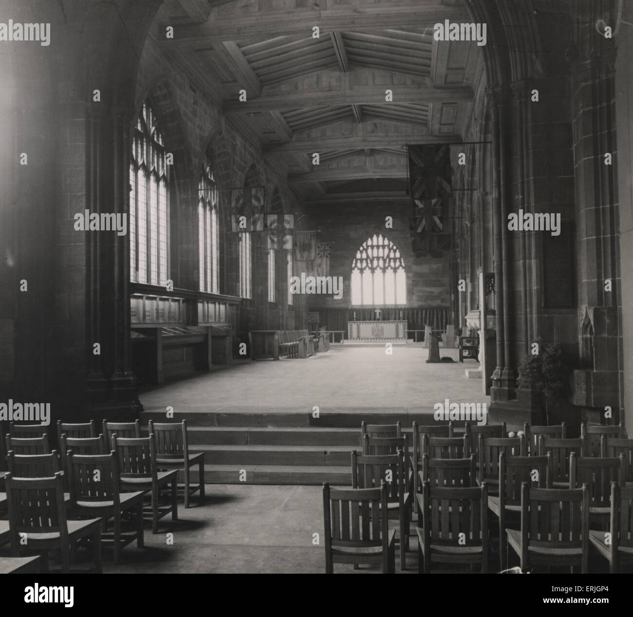 Ricostruito Manchester Cappella di Reggimento, Cattedrale di Manchester, 14 novembre 1951. Cattedrale di Manchester è una chiesa medievale su Victoria Street nel centro di Manchester, la sede del vescovo di Manchester. Il suo nome ufficiale è la cattedrale e la Chiesa Collegiata di Santa Maria, St Denys e St George in Manchester. Foto Stock