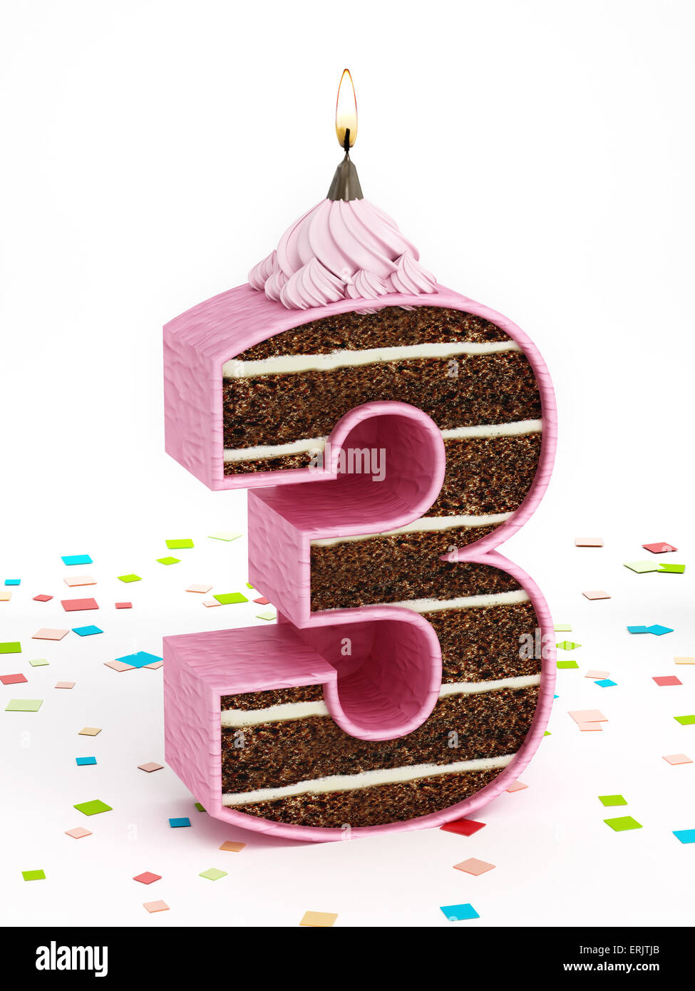 Il numero 3 al cioccolato a forma di torta di compleanno con candela accesa. Foto Stock