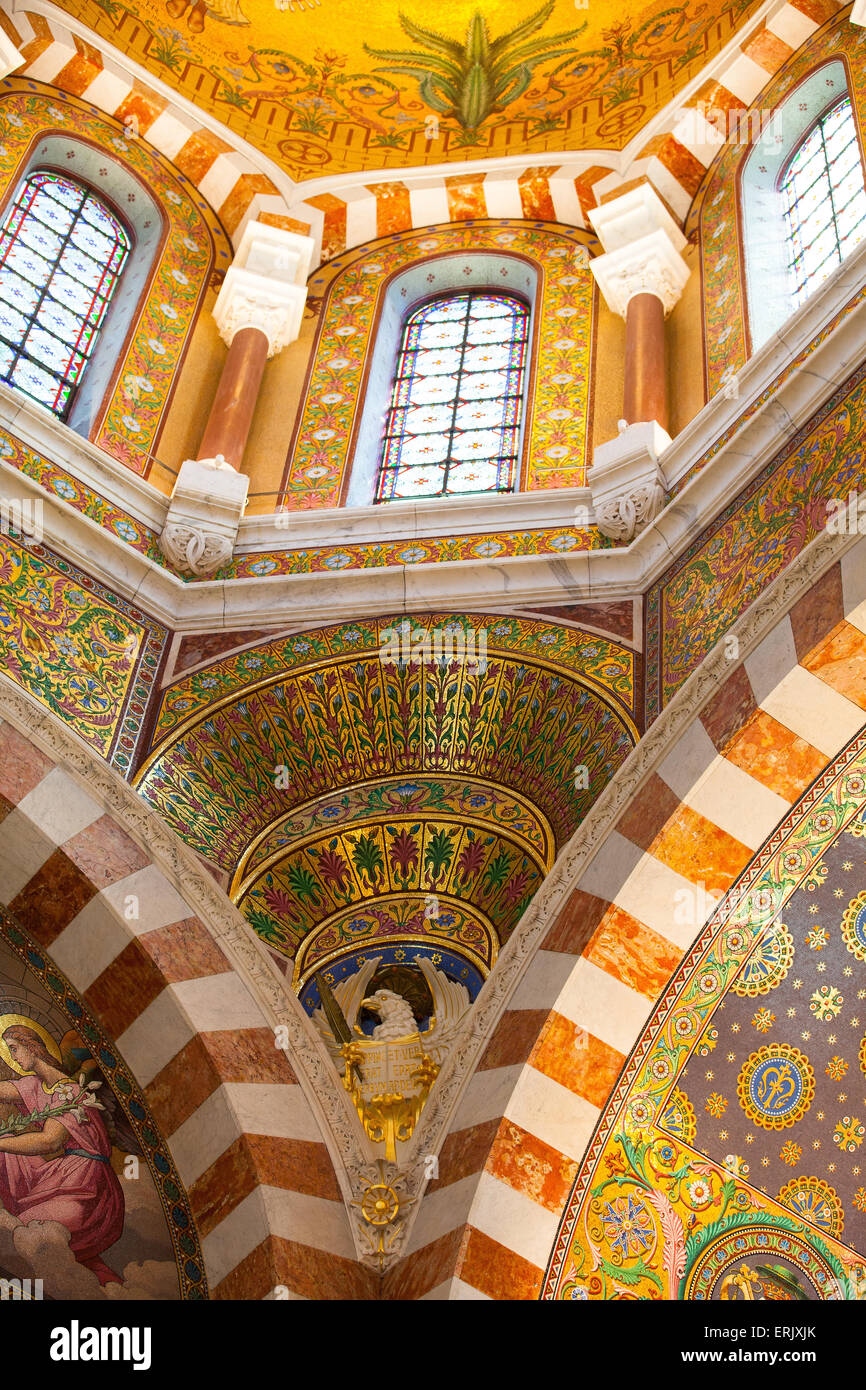 Marsiglia,France-May 6,2011: interni in Cattolica basilica Notre Dame de la Garde.Questa chiesa Neo-Byzantine Foto Stock