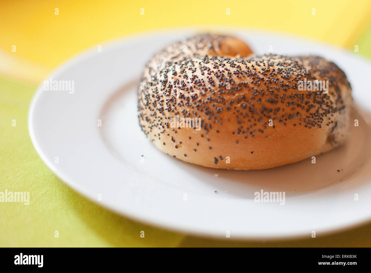 Tipica pasticceria ceca - Rotolo di pane con semi di papavero Foto Stock