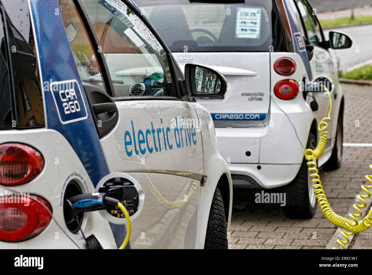 Le automobili elettriche, auto2go car-sharing progetto da Daimler di Stoccarda, Baden-Württemberg, Germania Foto Stock