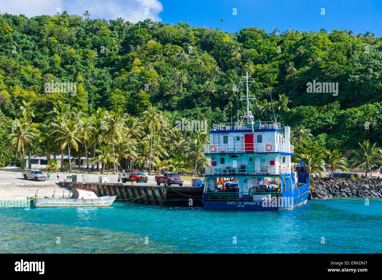 Barca da carico nel porto di Tau Isola, manualmente, Isole Samoa Americane Foto Stock