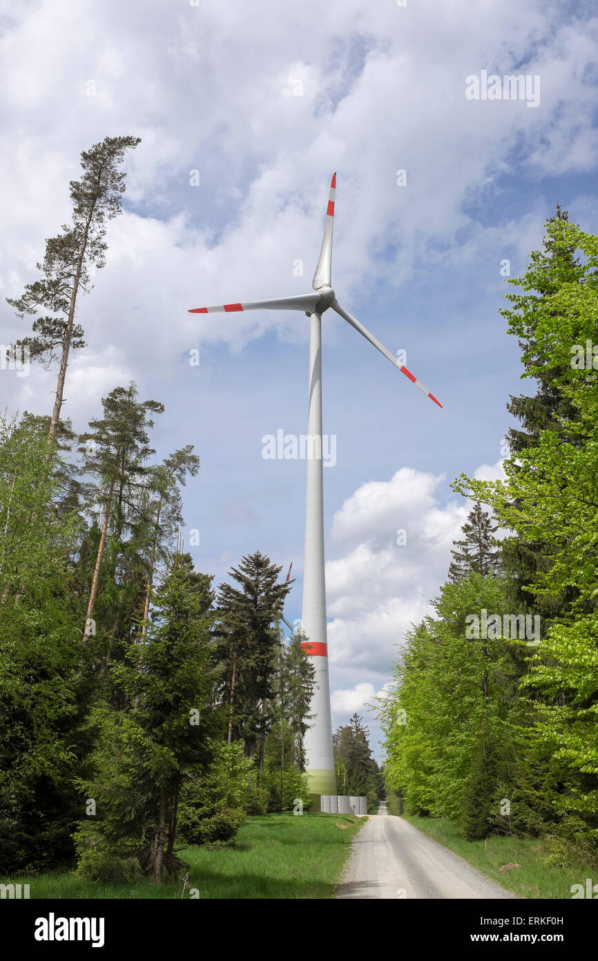 Turbina eolica, Lindenhardter Forst, Creußen, Alta Franconia, Franconia, Baviera, Germania Foto Stock