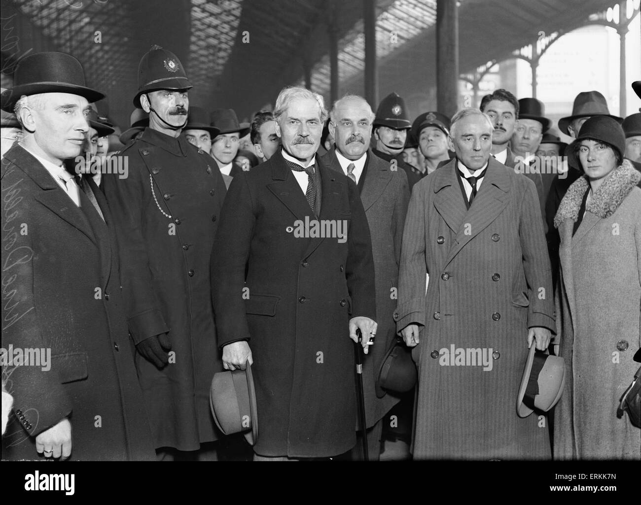 Il Primo Ministro Ramsay MacDonald (centro) visto qui con Sir timbro, Signore Arnold e Ishbel McDonald sul suo ritorno dagli Stati Uniti d'America il 3 maggio 1933 Foto Stock