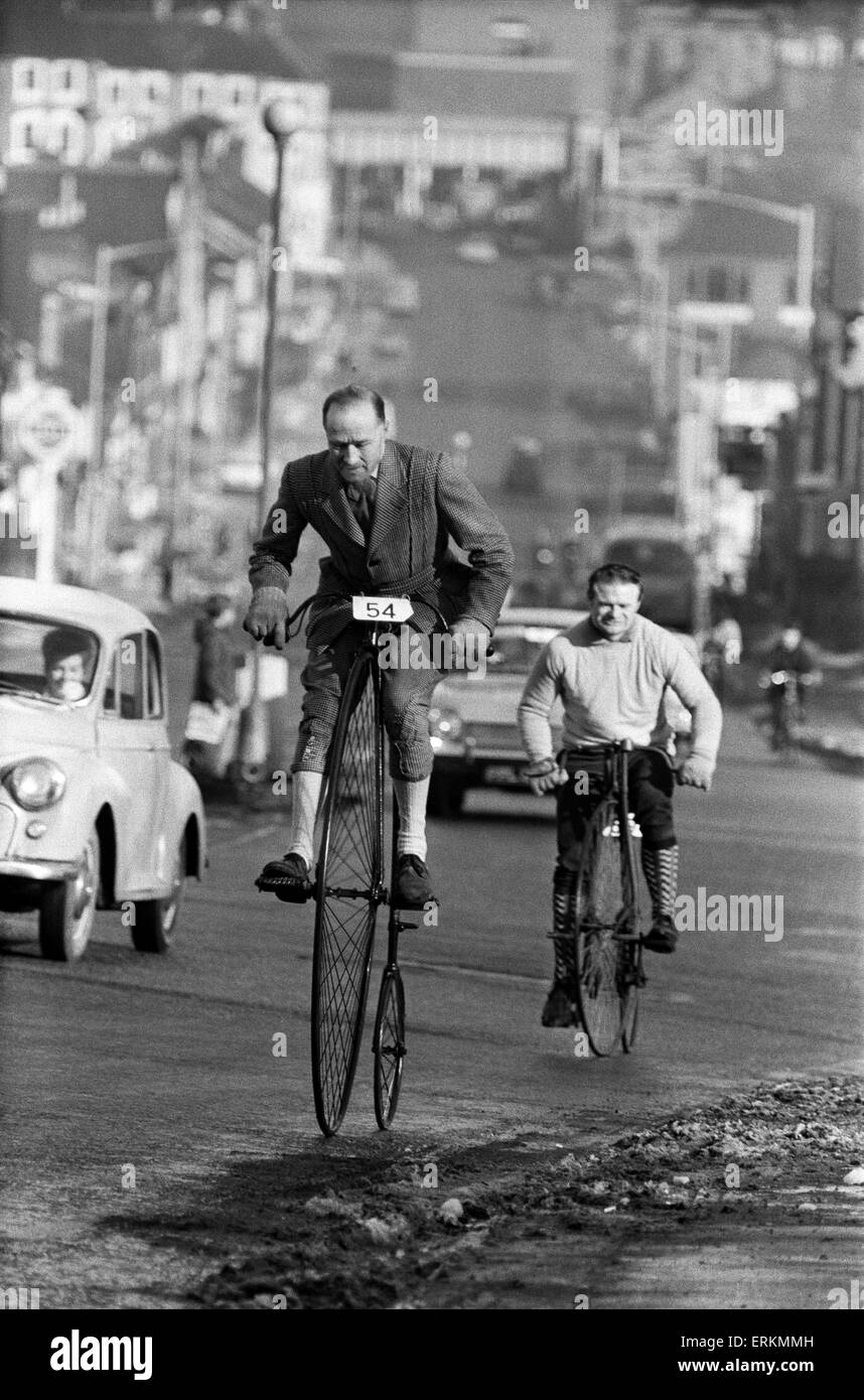 Londra a Brighton in bicicletta. 9 febbraio 1969 Foto Stock