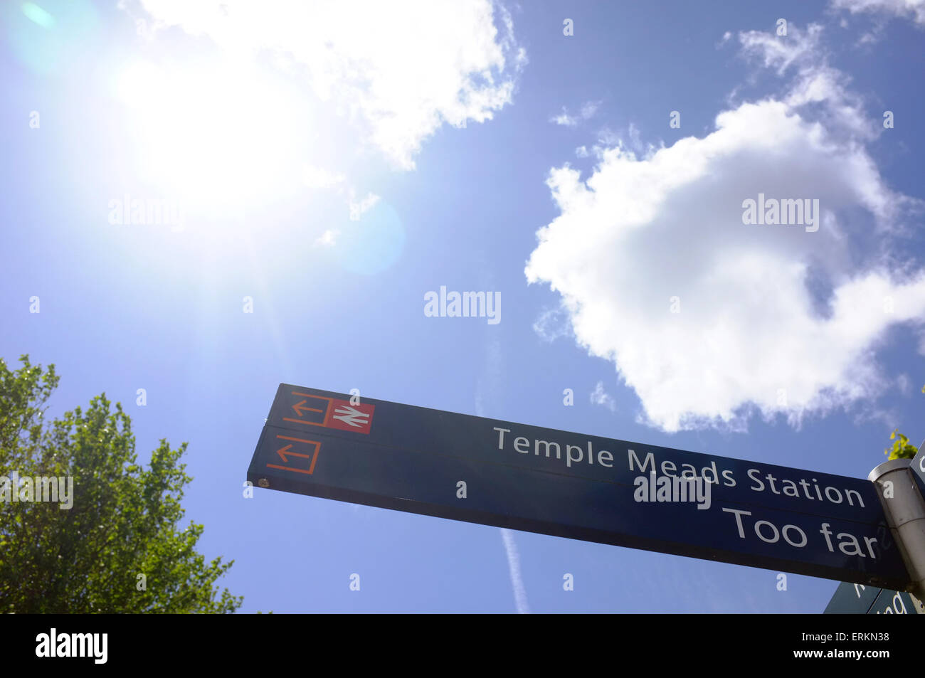 Un cartello pedonale di indirizzare la gente verso la stazione di Bristol Temple Meads Station. Foto Stock