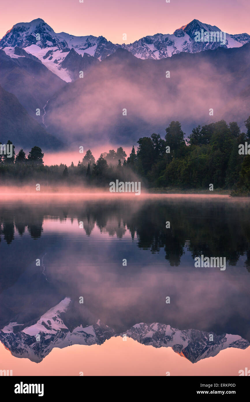 Sunrise Lago Matheson, Isola del Sud, Nuova Zelanda Foto Stock