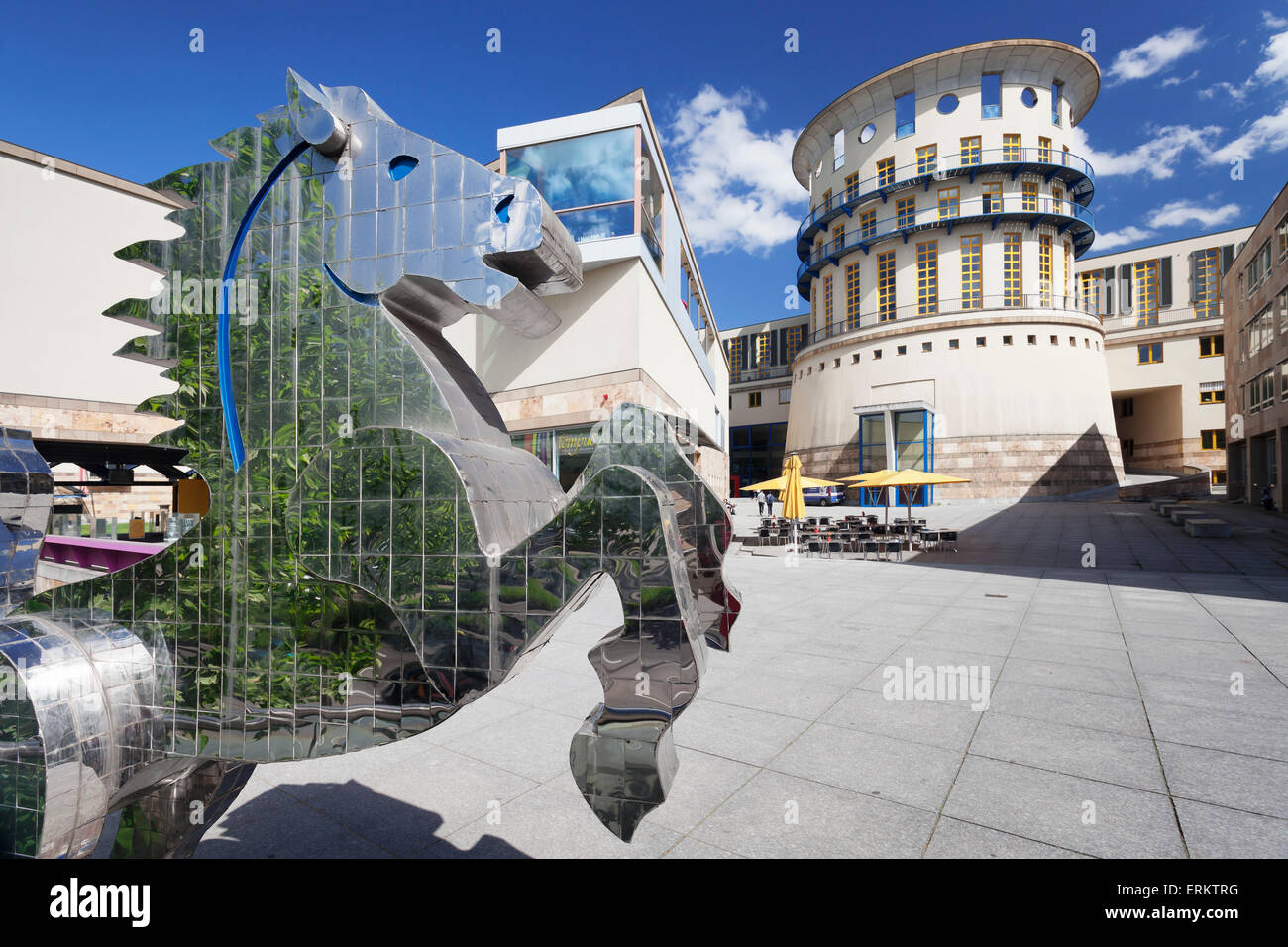 Universita Statale Di Musica E Performing Arts Architetto James Stirling Stoccarda Baden Wurttemberg Germania Europa Foto Stock Alamy