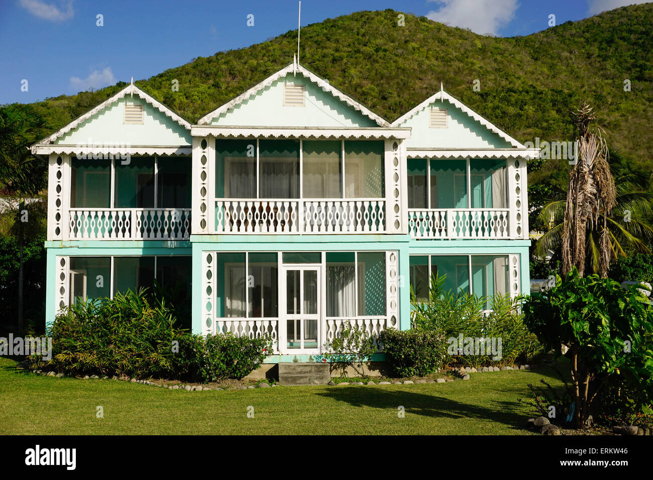 Gingerbread Cottages, Oualie Beach Hotel, Nevis, Saint Kitts e Nevis, Isole Sottovento, West Indies, dei Caraibi e America centrale Foto Stock