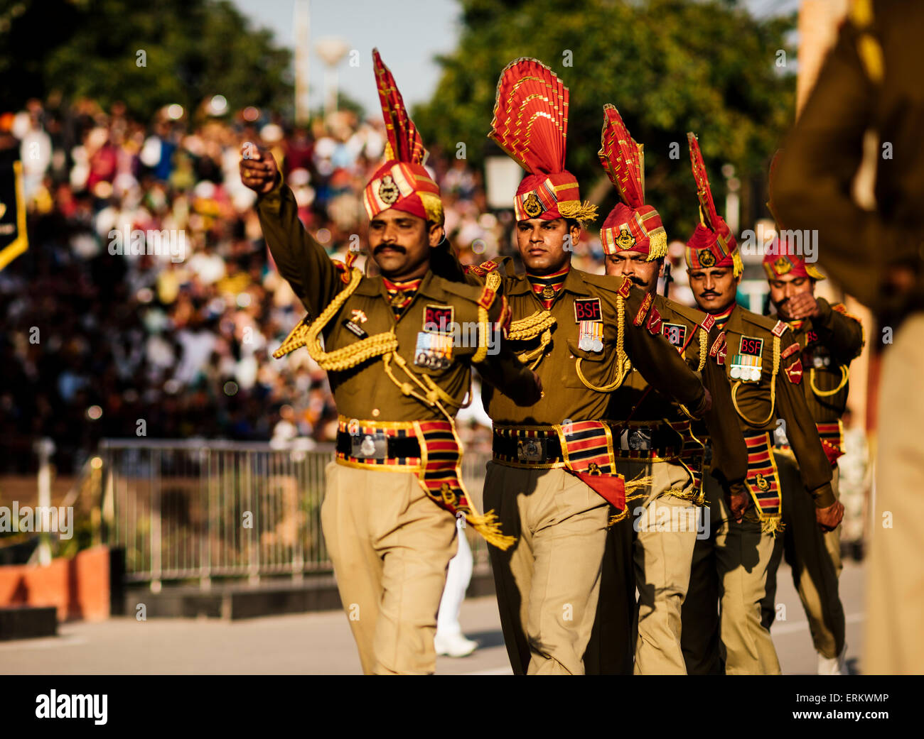 Wagha Border cerimonia, Attari, Provincia del Punjab, India, Asia Foto Stock