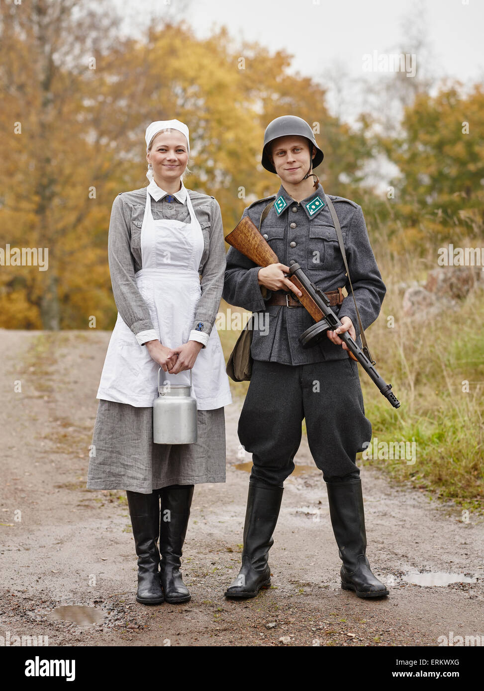 Costume storico tema Guerra Mondiale II, soldato finlandese e il sacco. Foto Stock