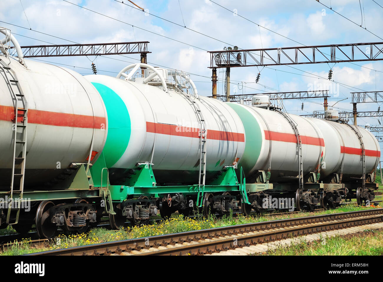 Il serbatoio viene trasportato per ferrovia Foto Stock
